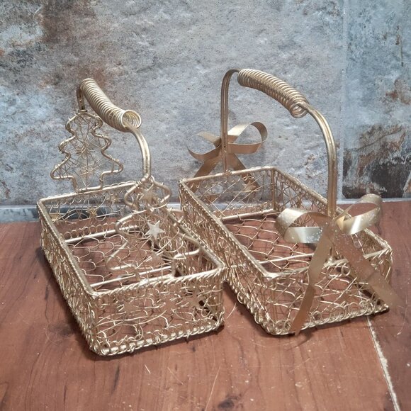 Gold Metal Wire Basket Christmas Tree and Ribbon Design Christmas Container Deco - Picture 4 of 9